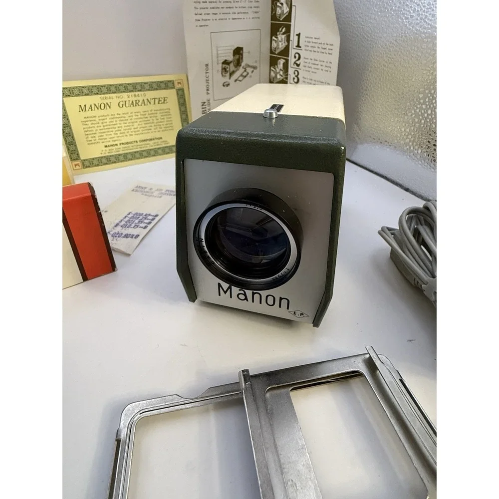 Vintage Manon Cabin 35mm Slide Projector Japan w/ Case & Accessories‎